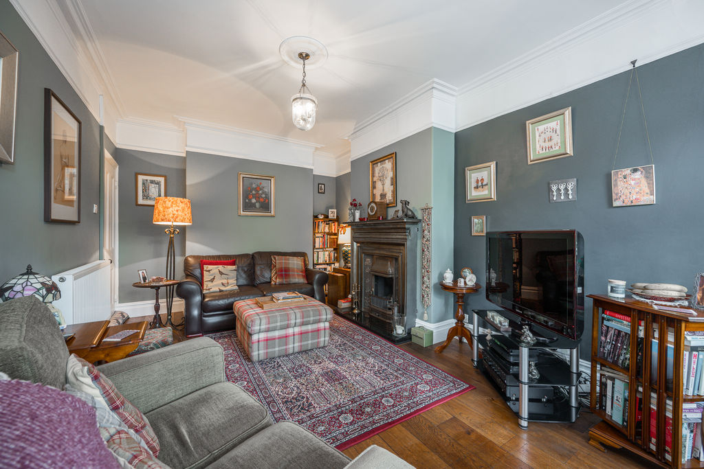 Sitting / Dining Room- click for photo gallery